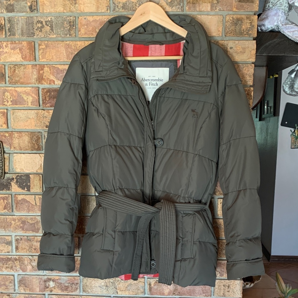 Women’s Abercrombie & Fitch New York Down Coat.